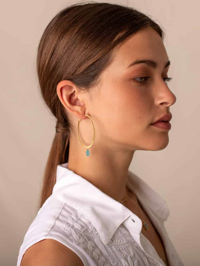 Orecchini a cerchio grandi con pietra pendente labradorite (la pietra della foto è in acquamarina, come puro esempio)