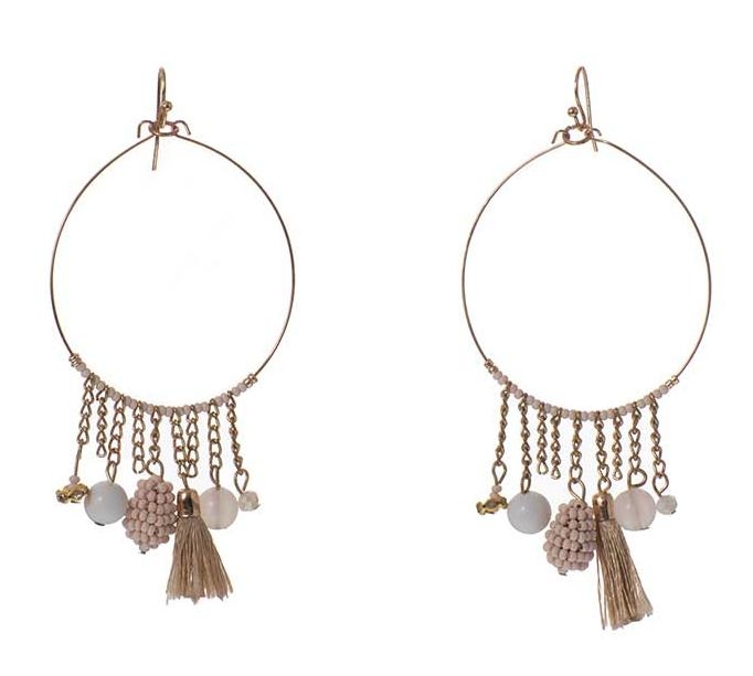 Orecchini ad anello grandi con nappine Charms cipria oro - On Earth