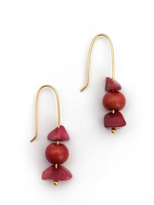 Orecchini dorati pendenti con semi di tagua  CORONA rosso
