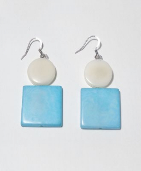 Orecchini in tagua integliata pop azzurri