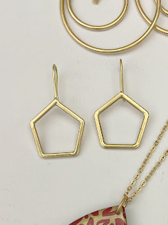 Orecchini pentagono in ottone satinato