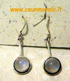 Orecchino pendente con pietra di luna tonda