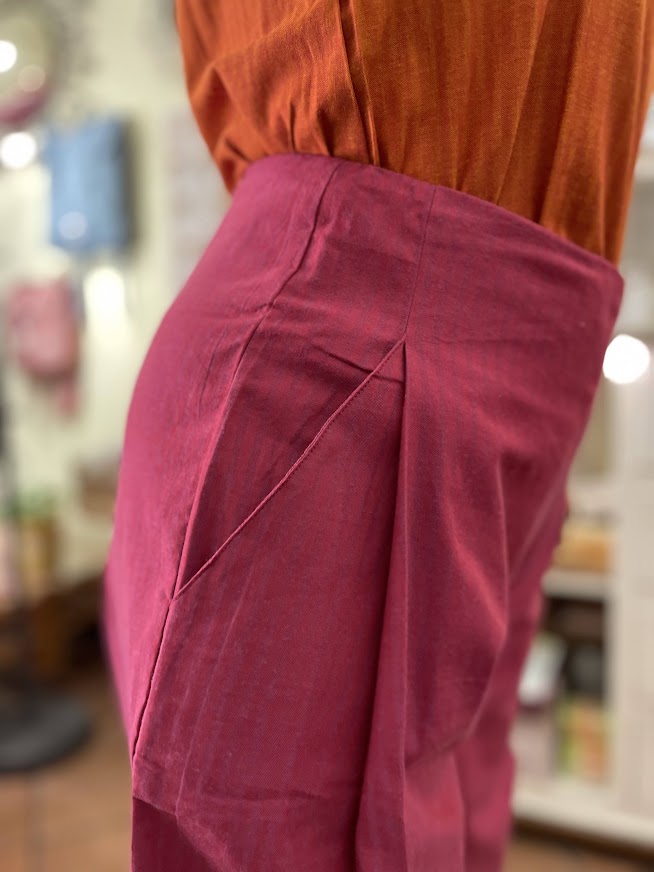 Pantaloni magenta in cotone operato Aika - Trame, equo solidale.