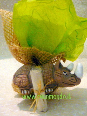 Bomboniera con rinoceronte