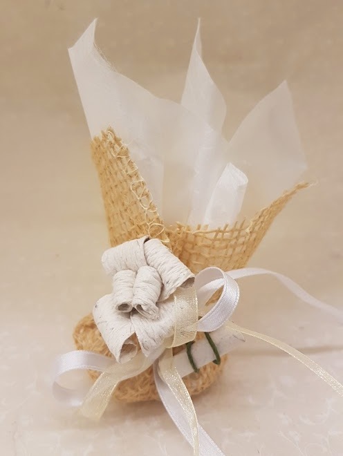 Portaconfetti con fiore dung paper bianco