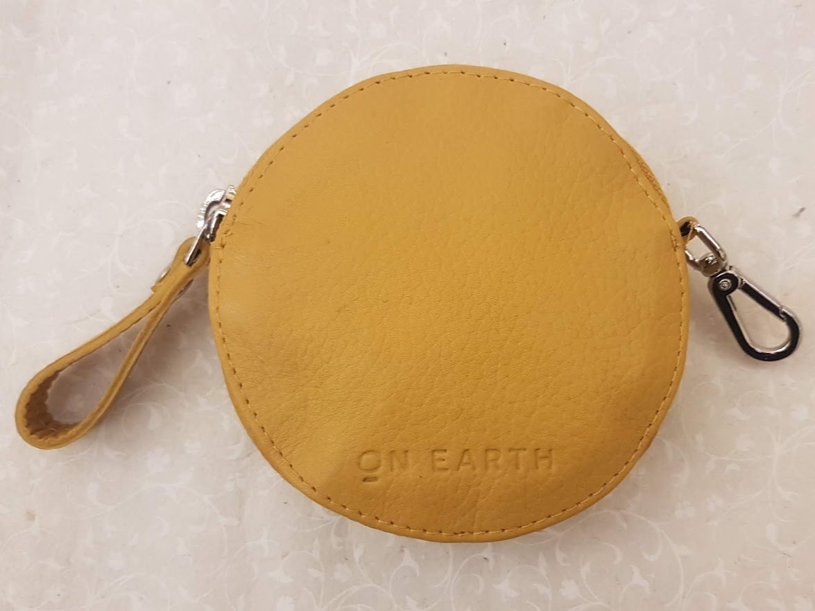 Portamonete e tessere in pelle Tondo Giallo On Earth
