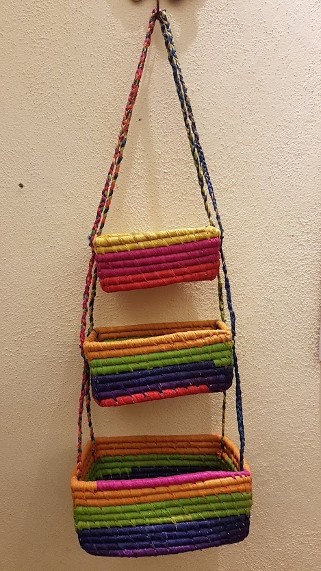 Portaoggetti da appendere in rafia 60cm altezza - Multicolore