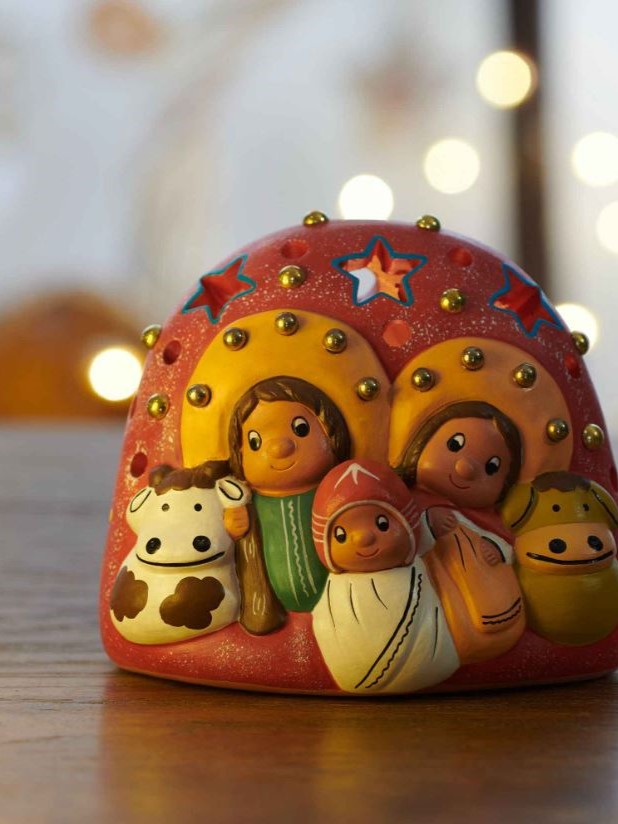 Presepe porta lumino rosso in terracotta perle dorate fatto a mano, Equo solidale dal Perù