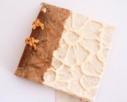 Quaderno con matita in carta di gelso