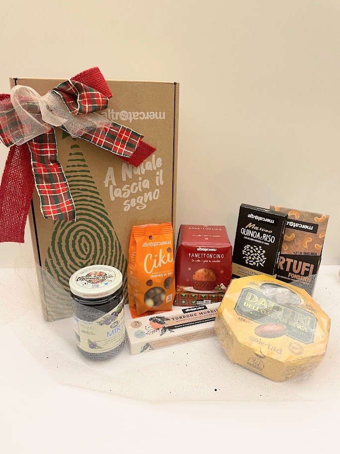 Le dolci delizie scatola regalo con i prodotti tradizionali del Natale
