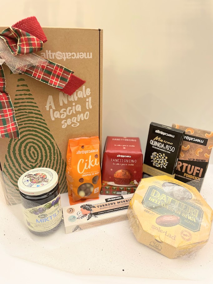 Le dolci delizie scatola regalo con i prodotti tradizionali del Natale