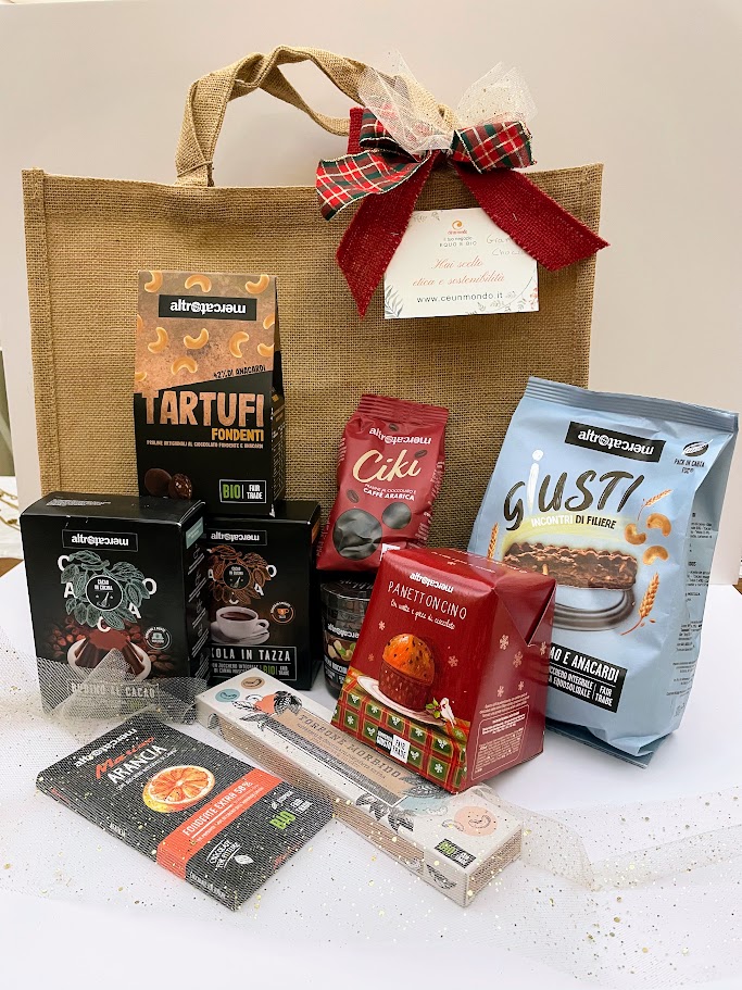 Sacco regalo Grand Chocolat con tanti dolci al cioccolato, torrone, dragèe, tartufi e biscotti in borsa di juta
