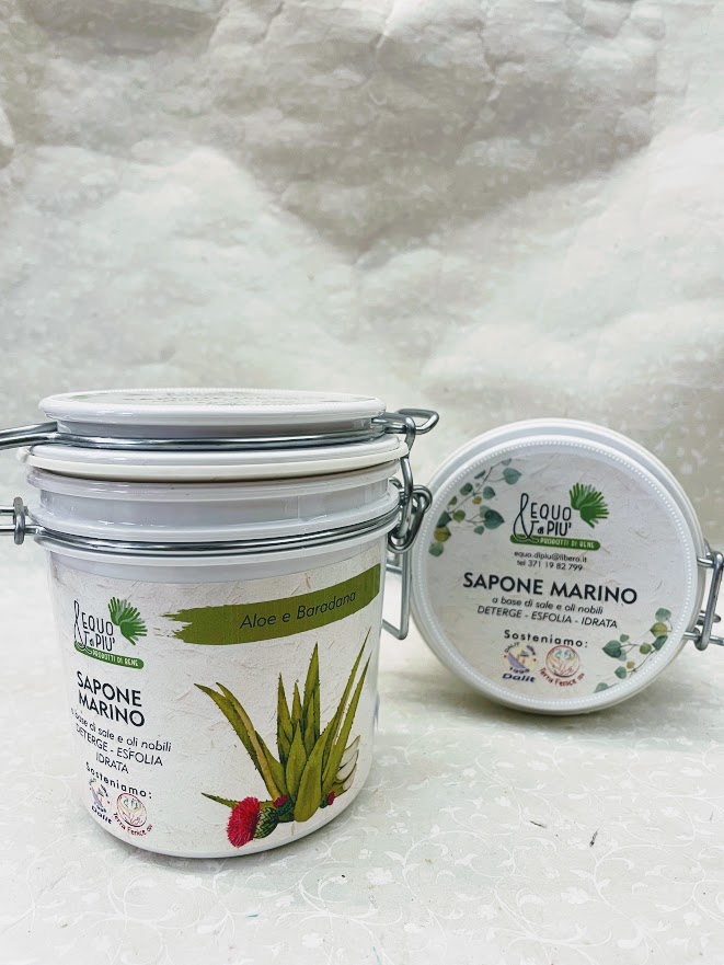 Scrub delicato con granelli di sale all'Aloe e Bardana