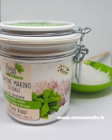 Scrub al sale marino con muschio bianco e basilico