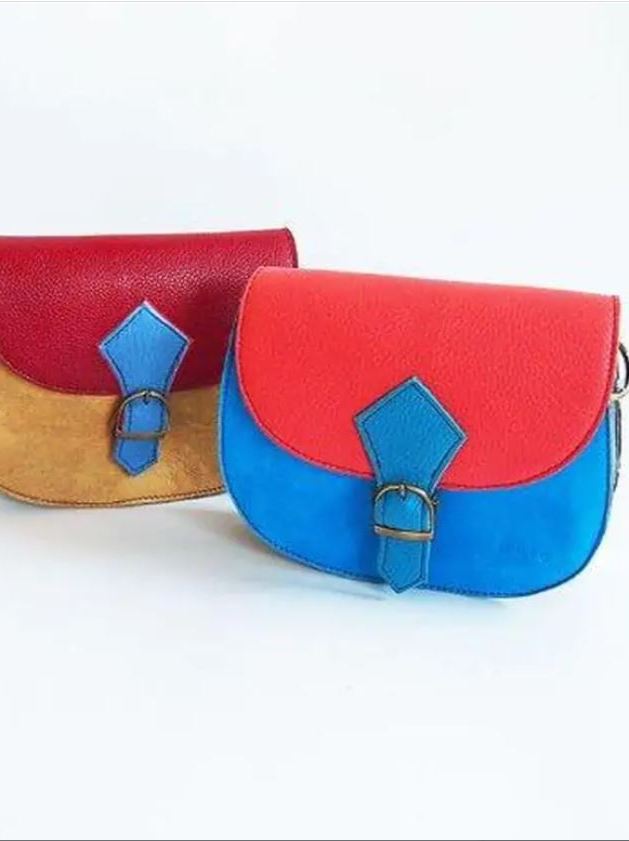 Soruka borsa tracolla Carry in pelle riciclata multicolore liscia