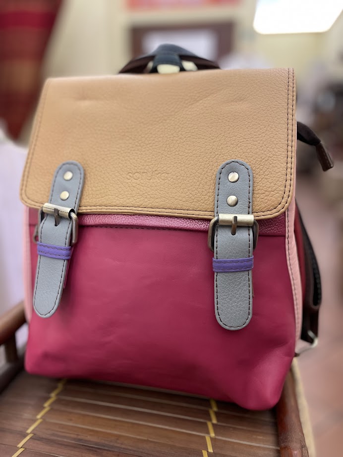 Soruka Zaino multicolore in pelle riciclata squad. In beige e fucsia