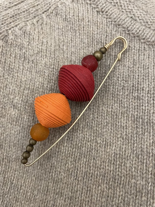 Spilla perle di cotone e vetro Arancio Rosso Nicitta
