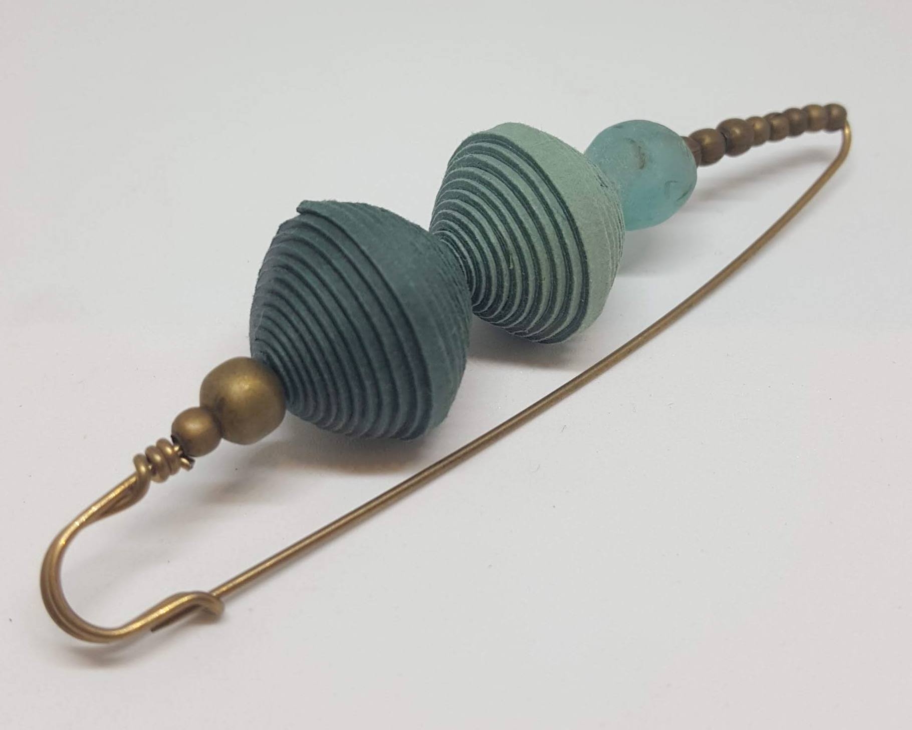 Spilla con perle in carta di cotone e vetro VERDE e ACQUA Nicitta