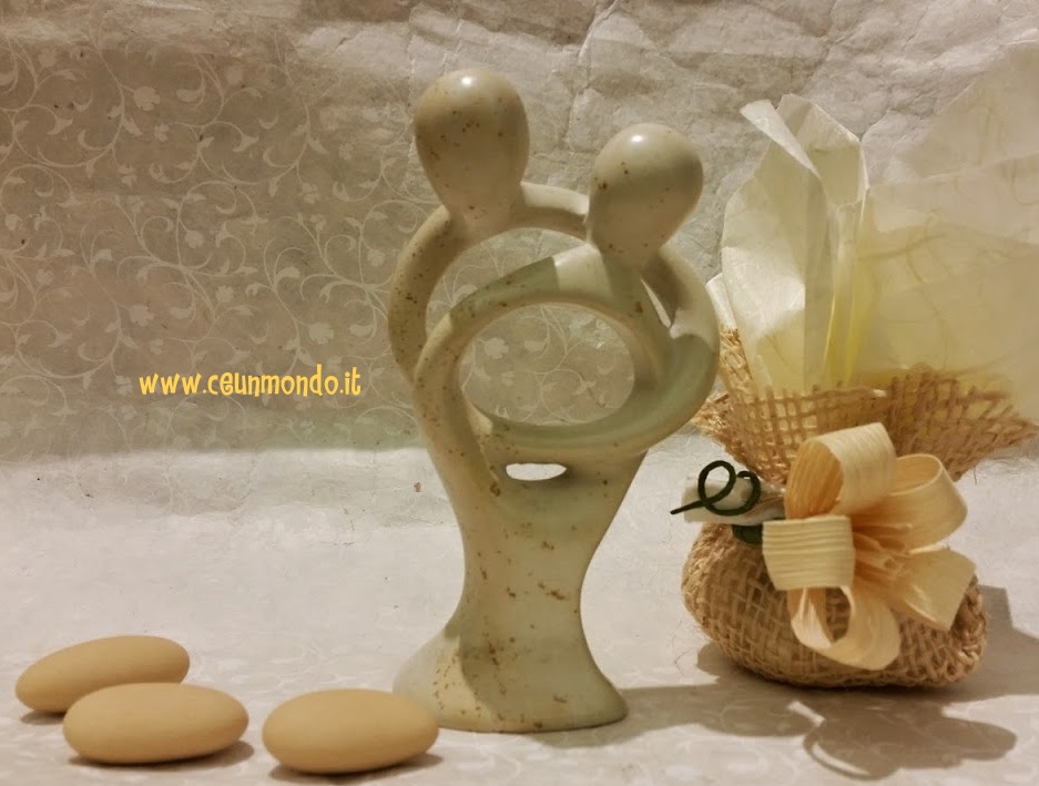 Statua Abbraccio con portaconfetti e fiore Mais - Avorio