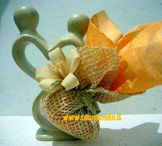 con carta arancio