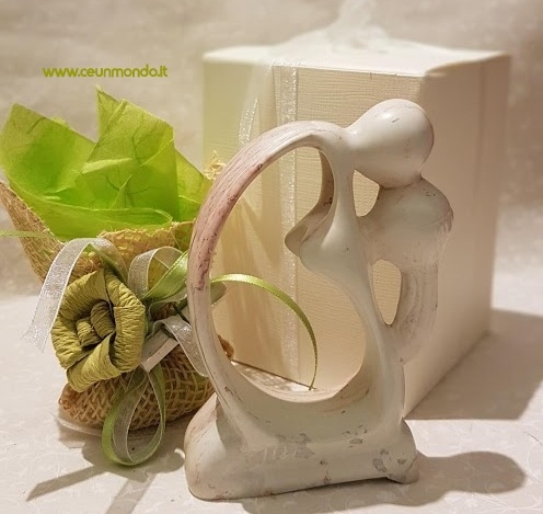 STATUA amanti che si baciano a luna in pietra saponaria con portaconfetti in verde con Scatola