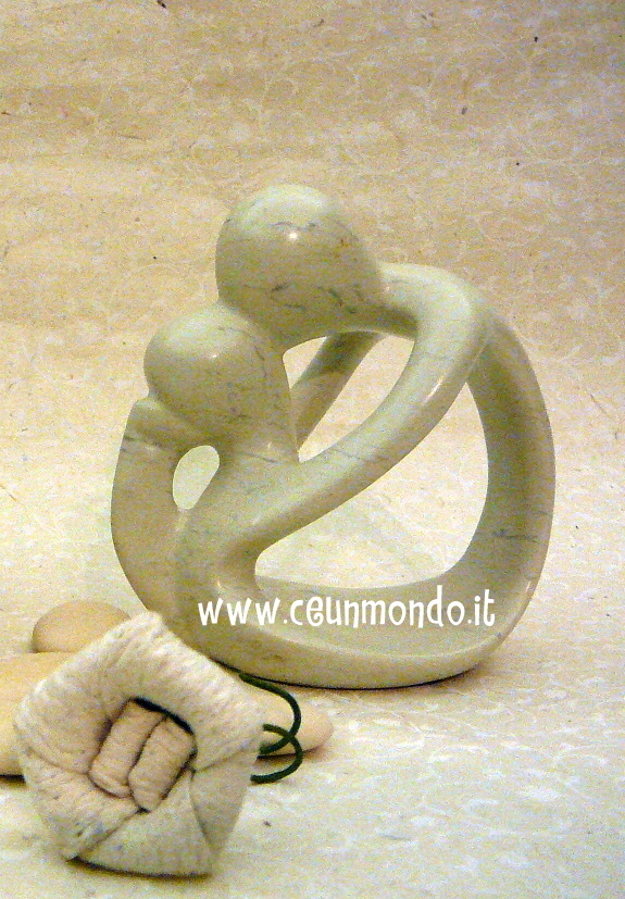 STATUETTA amanti inginocchiati in pietra saponaria