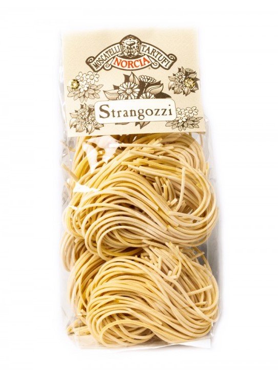 Strangozzi pasta tipica di Norcia