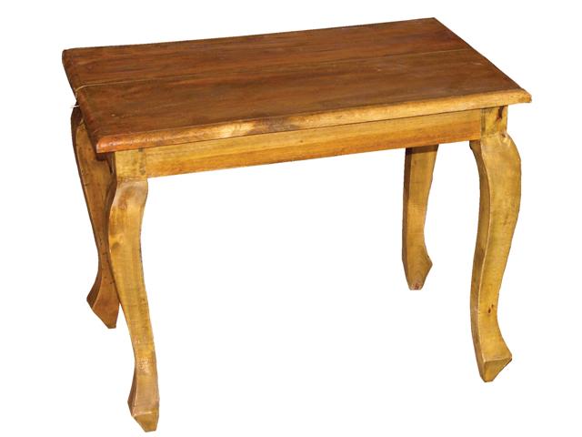 Tavolino in legno sostenibile gambe arrotondate