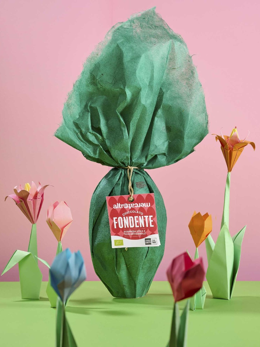 Uovo di Pasqua cioccolato fondente Grande equo solidale