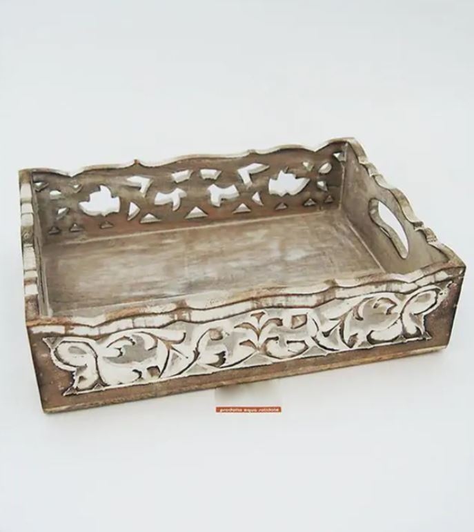 Vassoio in legno intagliato ricciolo sbiancato