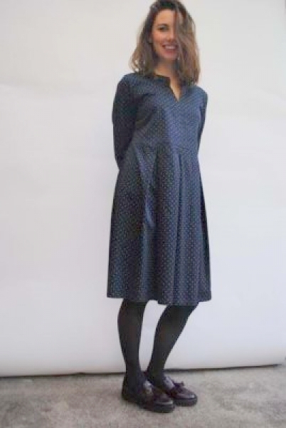 Vestito in cotone satin Bharati con gonna ampia Blu fantasia