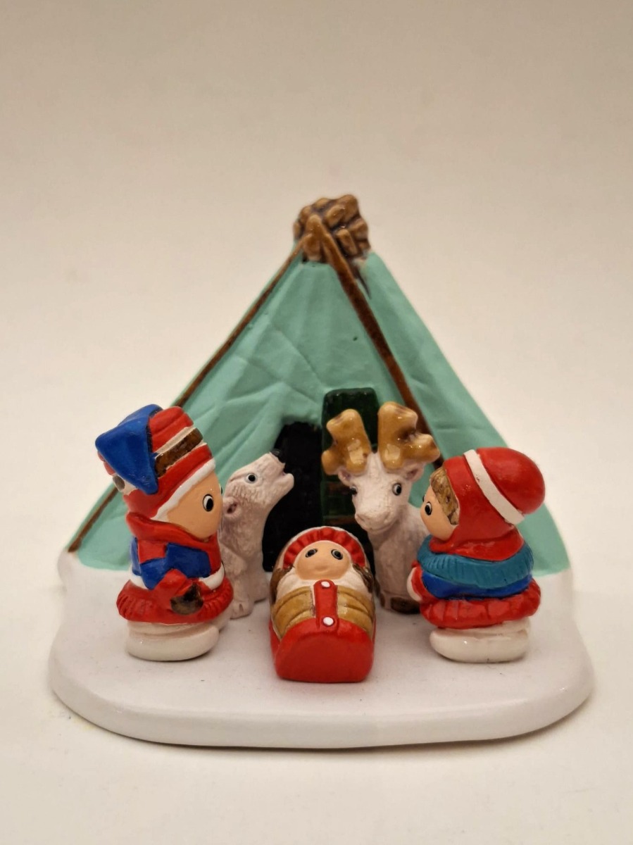 Presepe etnico Finlandia in terracotta laccata - pezzo unico