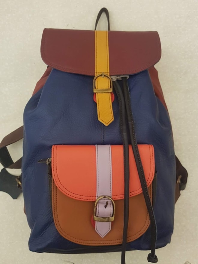 Borsa ZAINO classico in pelle riciclata e colorata SORUKA - Backpack stampa plain Blu