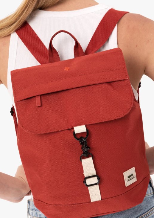 Zaino Lefrik min Scout rosso indossato